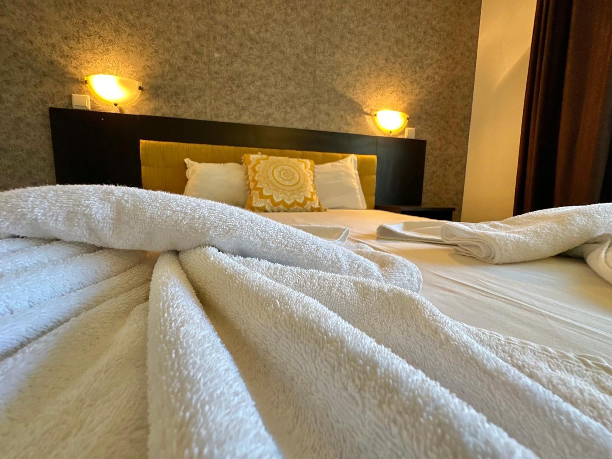 Menada Imperial Heights Villas Sunny Beach Esterno foto