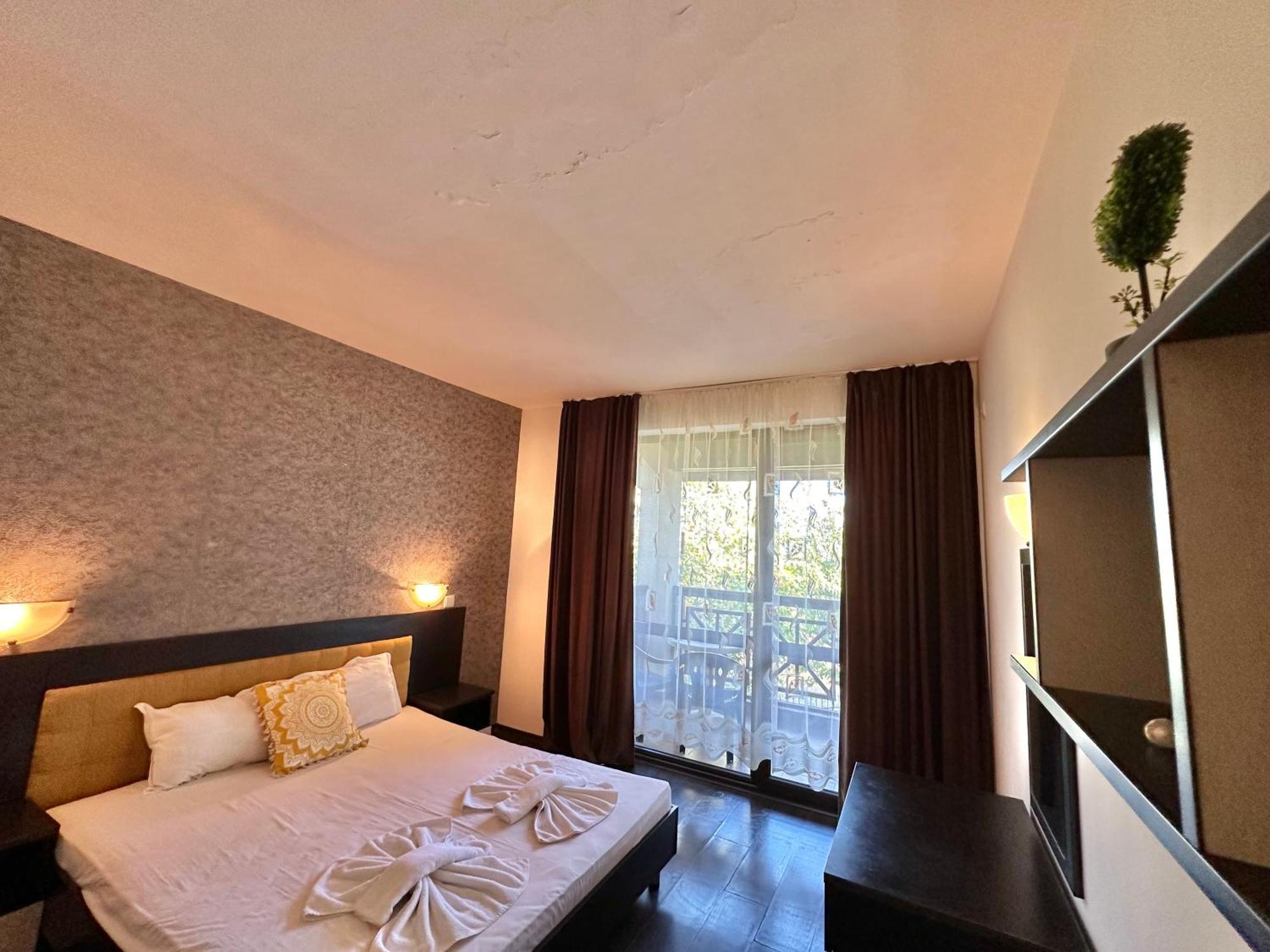 Menada Imperial Heights Villas Sunny Beach Esterno foto