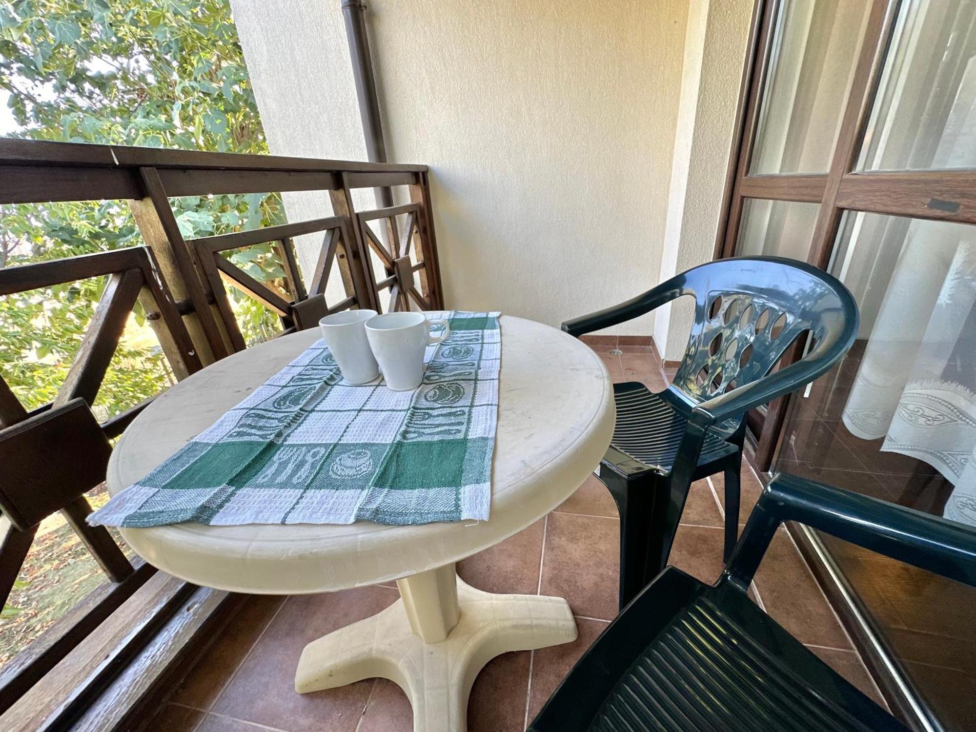 Menada Imperial Heights Villas Sunny Beach Esterno foto