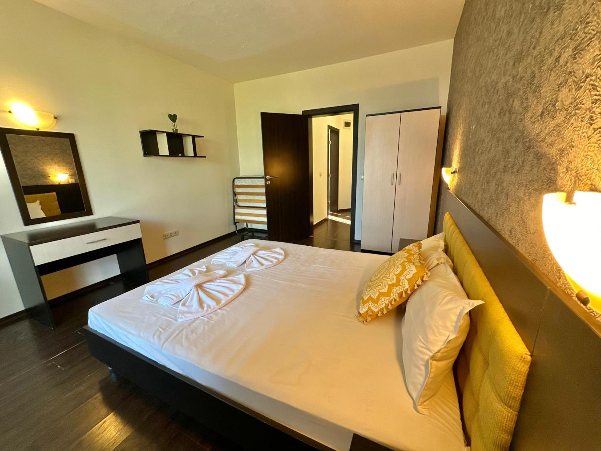 Menada Imperial Heights Villas Sunny Beach Esterno foto
