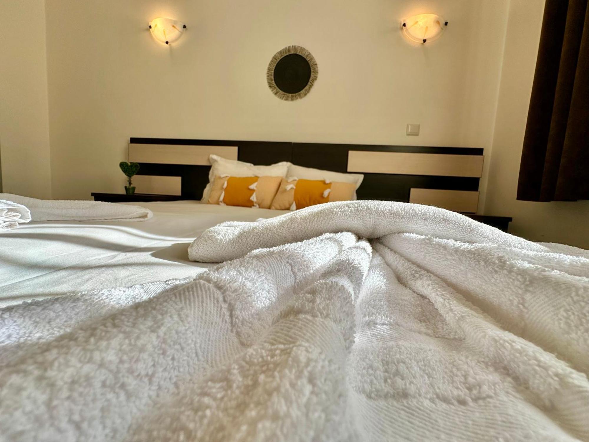 Menada Imperial Heights Villas Sunny Beach Esterno foto