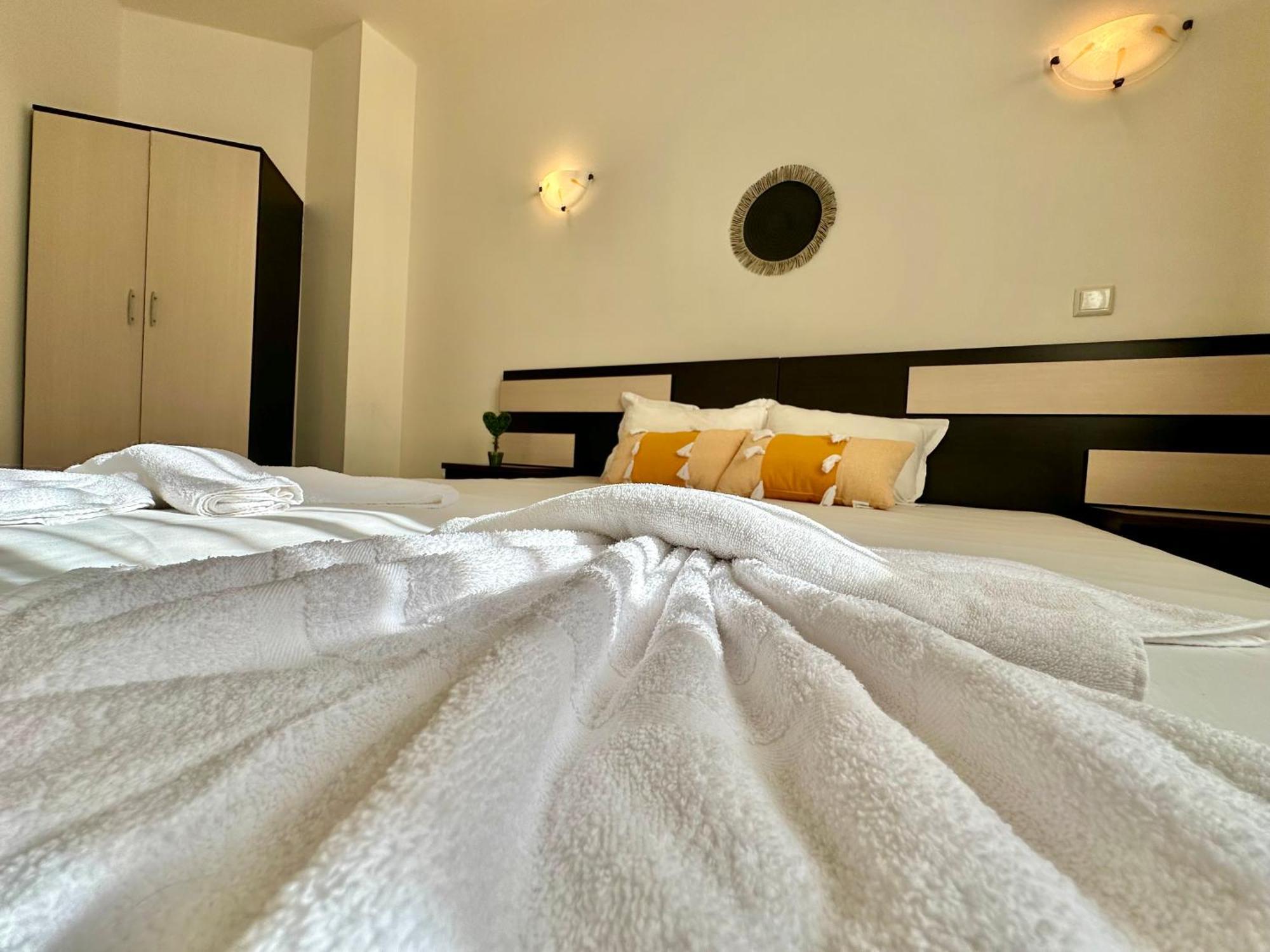 Menada Imperial Heights Villas Sunny Beach Esterno foto